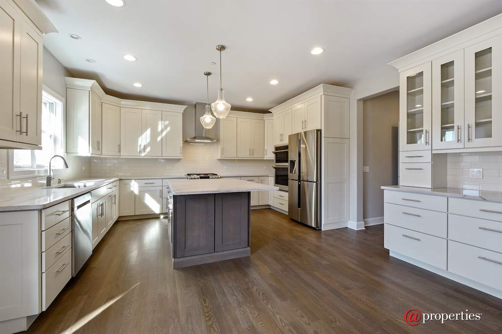 245 Mark Lane Lake Zurich, Illinois 60047 - Kitchen