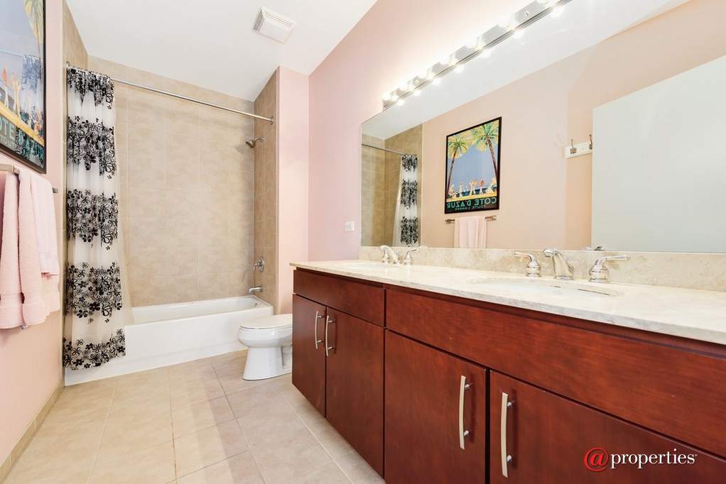 700 N Larrabee Street #1501 Chicago, Illinois 60654 - Image 12