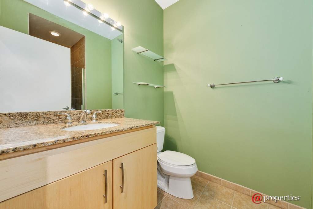 700 N Larrabee Street #1501 Chicago, Illinois 60654 - Image 14