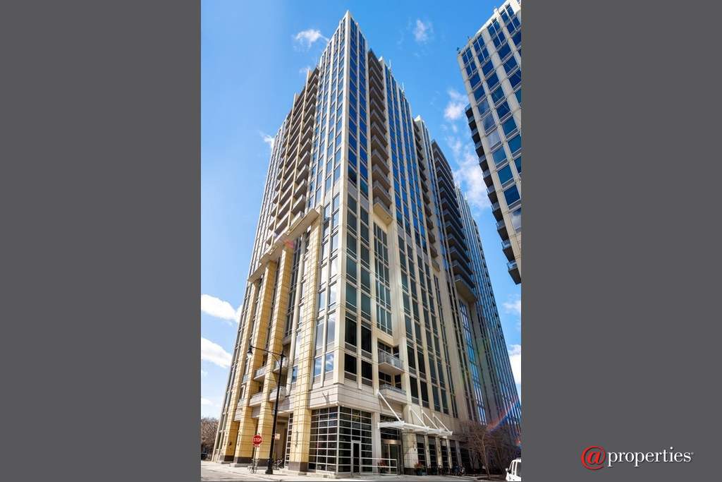700 N Larrabee Street #1501 Chicago, Illinois 60654 - Front View
