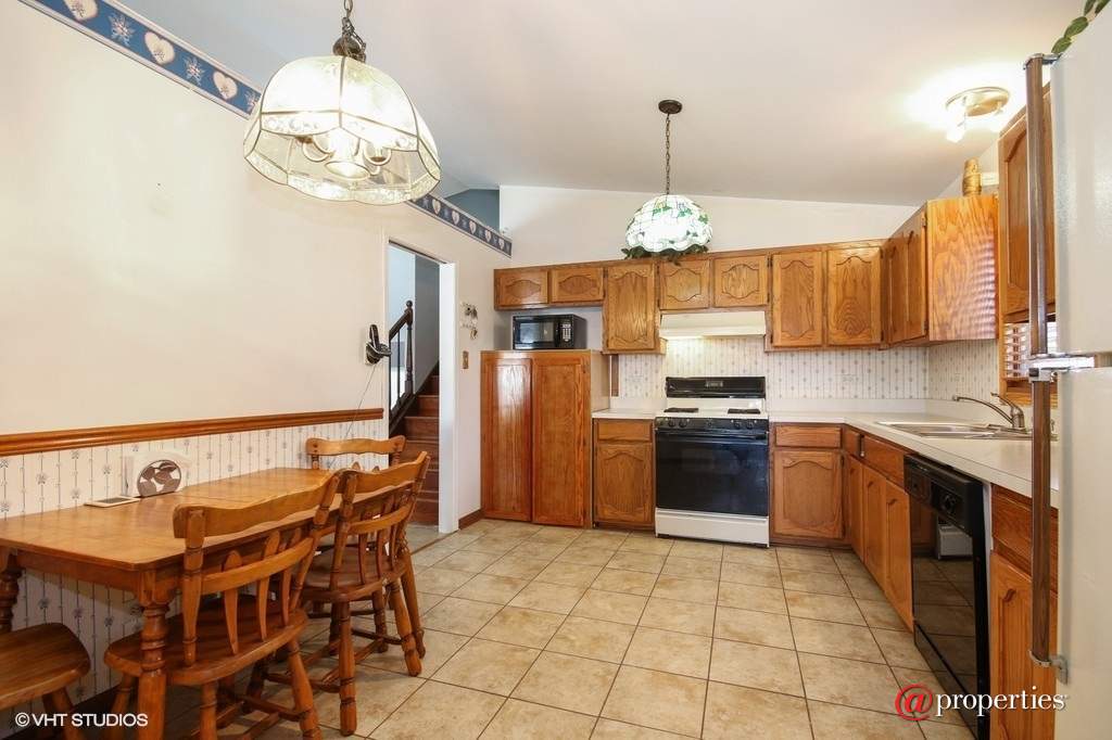 3629 W 125th Street Alsip, Illinois 60803 - Kitchen