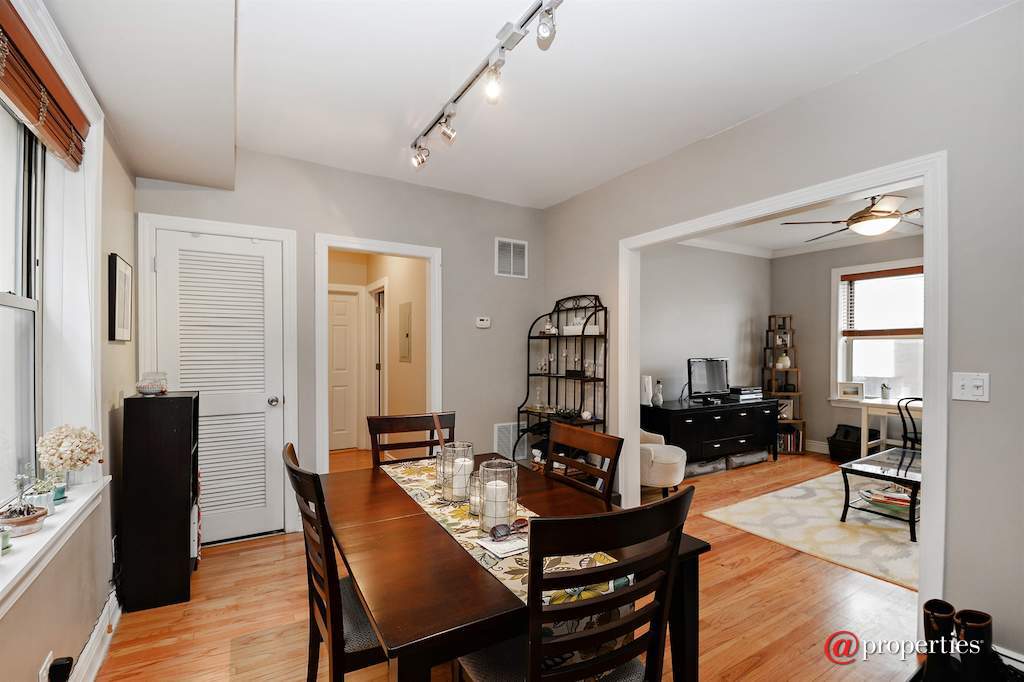 2153 W Mclean Avenue #2 Chicago, Illinois 60647 - Dining Area
