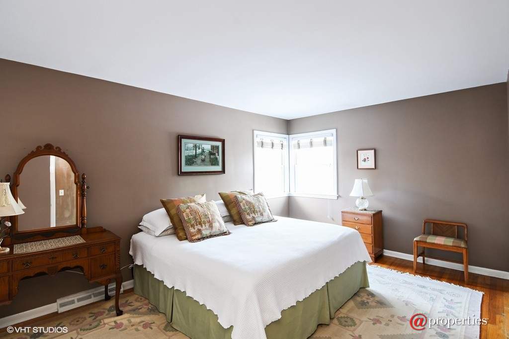 2690 Appletree Lane Northbrook, Illinois 60062 - 2nd Bedroom