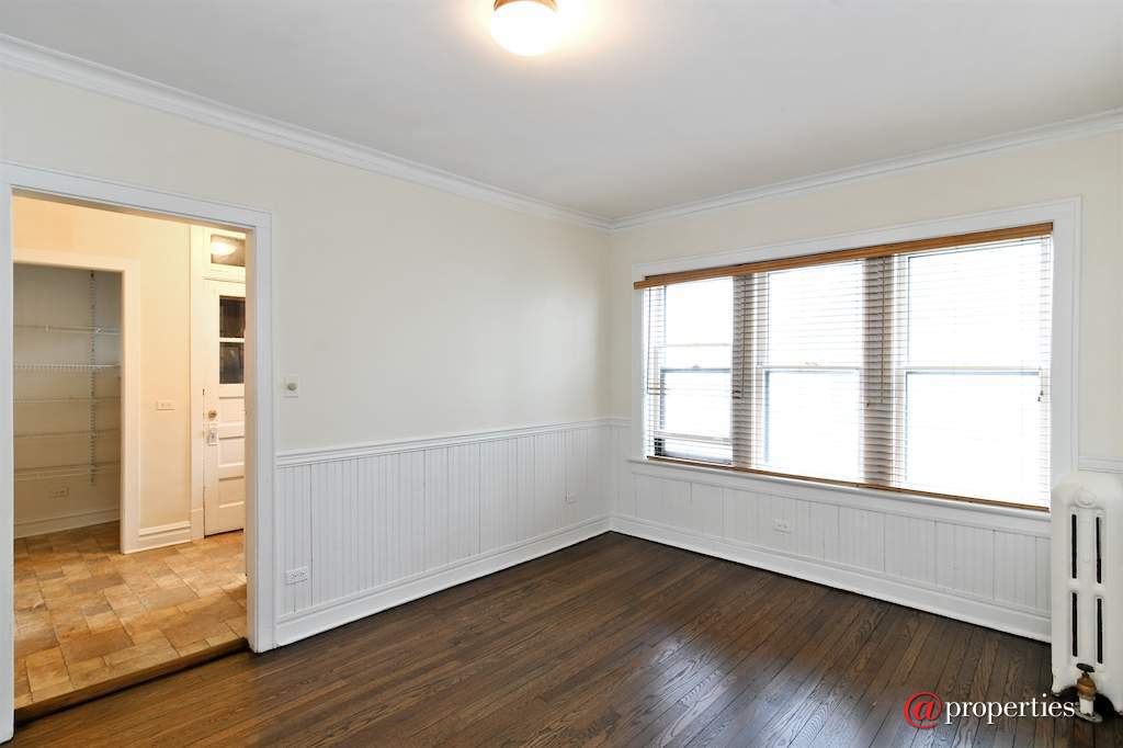 1007 Greenleaf Street #2E Evanston, Illinois 60202 - Dining Room