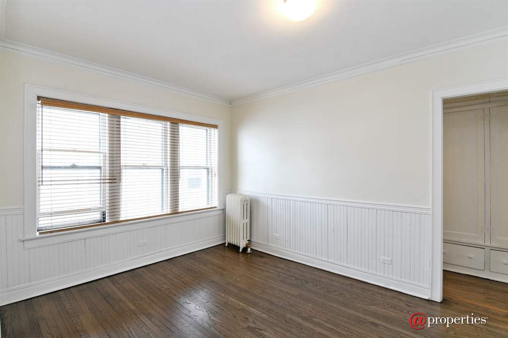 1007 Greenleaf Street #2E Evanston, Illinois 60202 - Dining Room