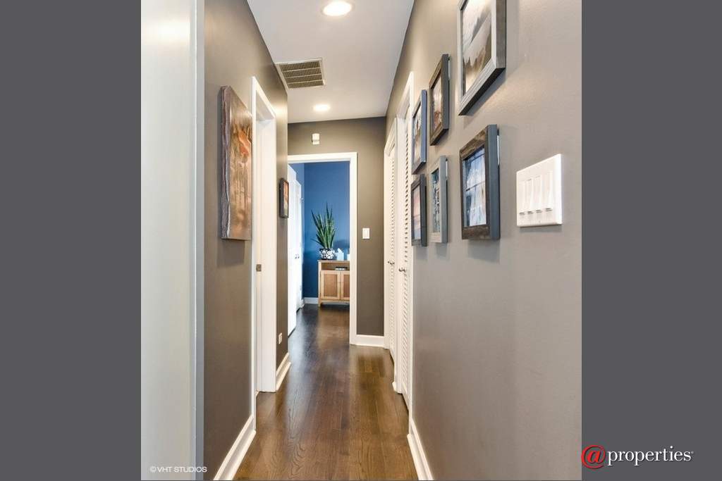 948 W Madison Street #NE4 Chicago, Illinois 60607 - Hallway
