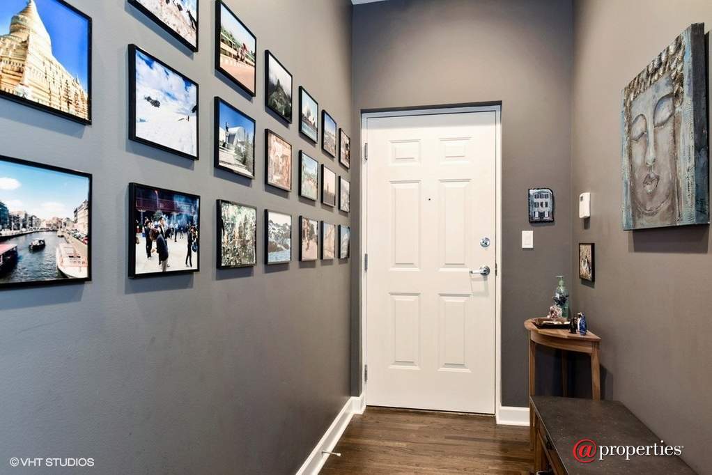 948 W Madison Street #NE4 Chicago, Illinois 60607 - Entryway