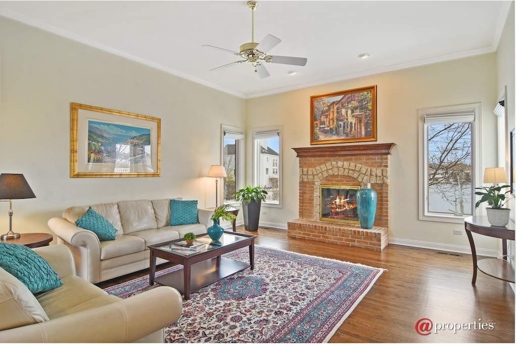 1265 N Lakeview Drive Palatine, Illinois 60067 - Family Room