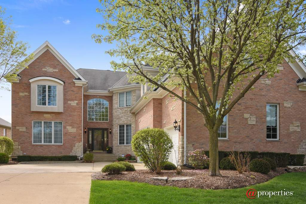 1265 N Lakeview Drive Palatine, Illinois 60067 - Front View