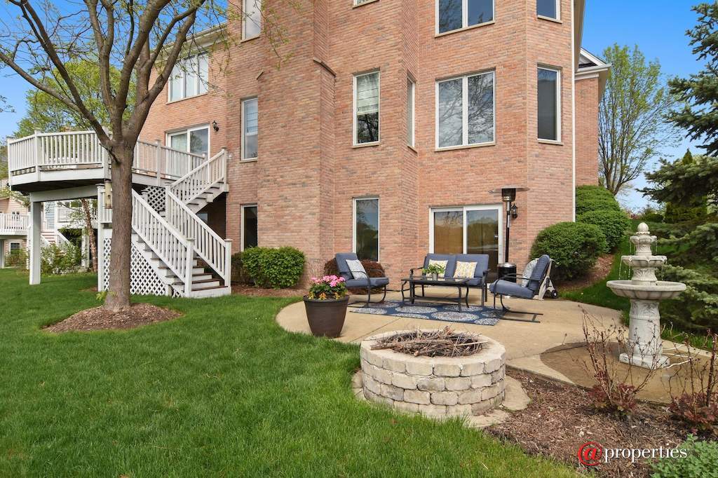 1265 N Lakeview Drive Palatine, Illinois 60067 - Rear View