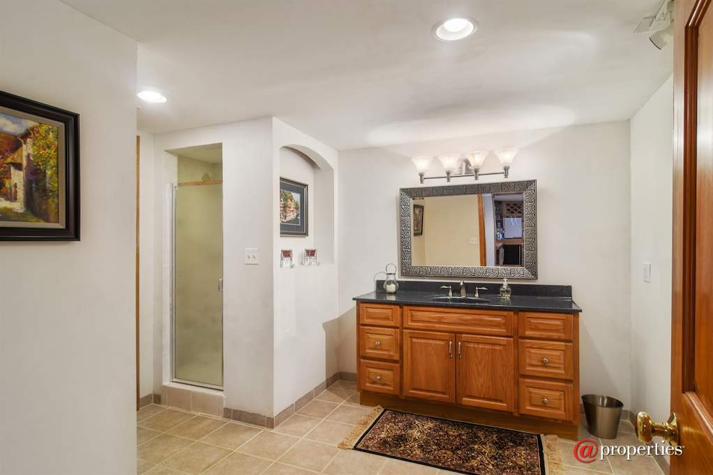 1265 N Lakeview Drive Palatine, Illinois 60067 - 2nd Bathroom