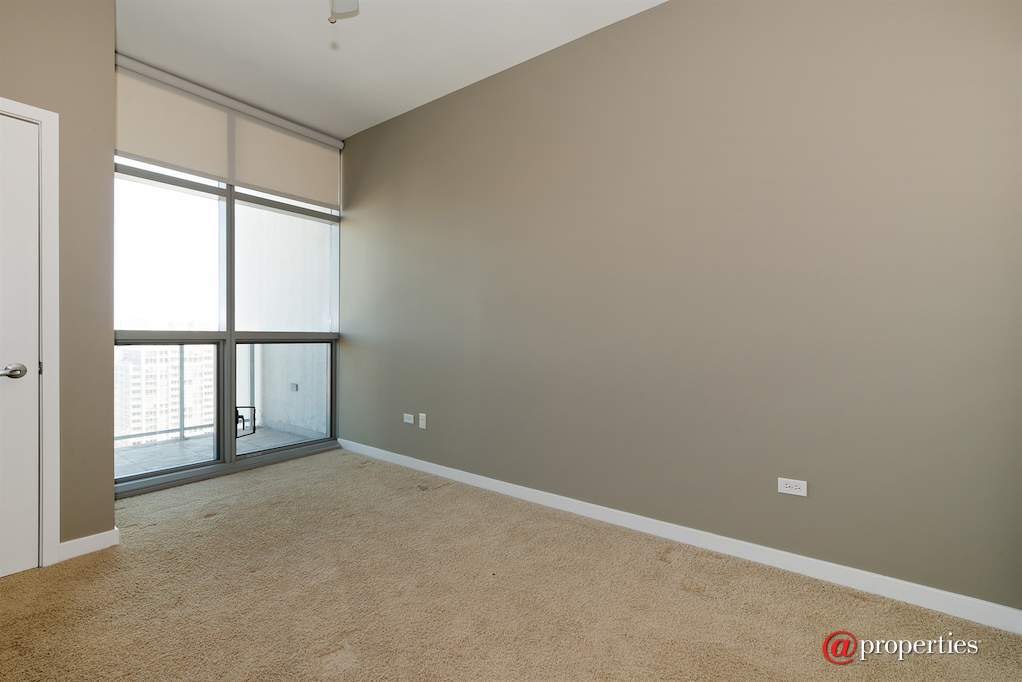 303 W Ohio Street #2909 Chicago, Illinois 60654 - Bedroom