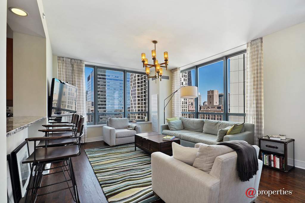 600 N Lake Shore Drive #2101 Chicago, Illinois 60611 - Living Room