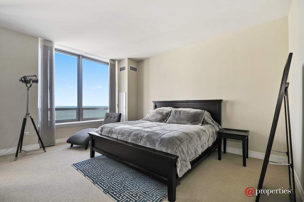 600 N Lake Shore Drive #2101 Chicago, Illinois 60611 - Master Bedroom