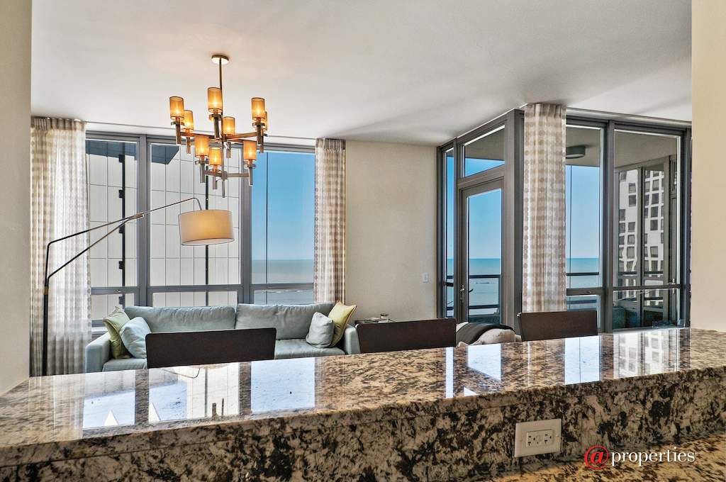 600 N Lake Shore Drive #2101 Chicago, Illinois 60611 - Kitchen / Living Room