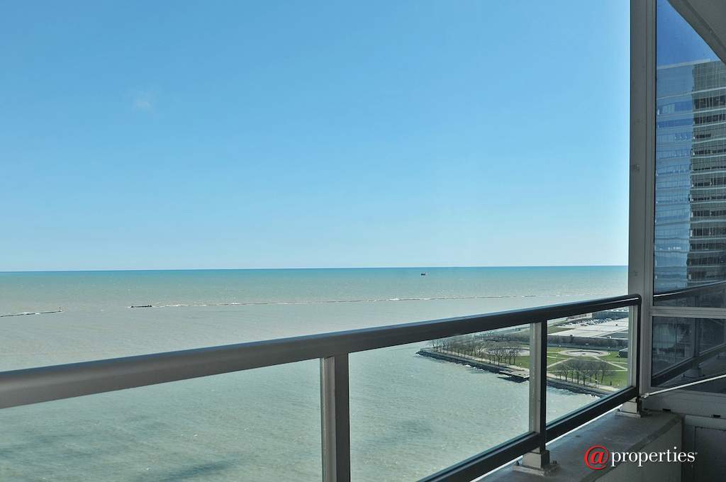600 N Lake Shore Drive #2101 Chicago, Illinois 60611 - Balcony