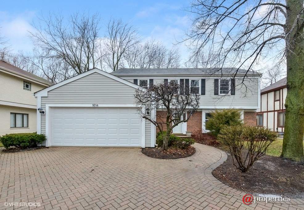 1614 Park Avenue West Highland Park, Illinois 60035 - Front View