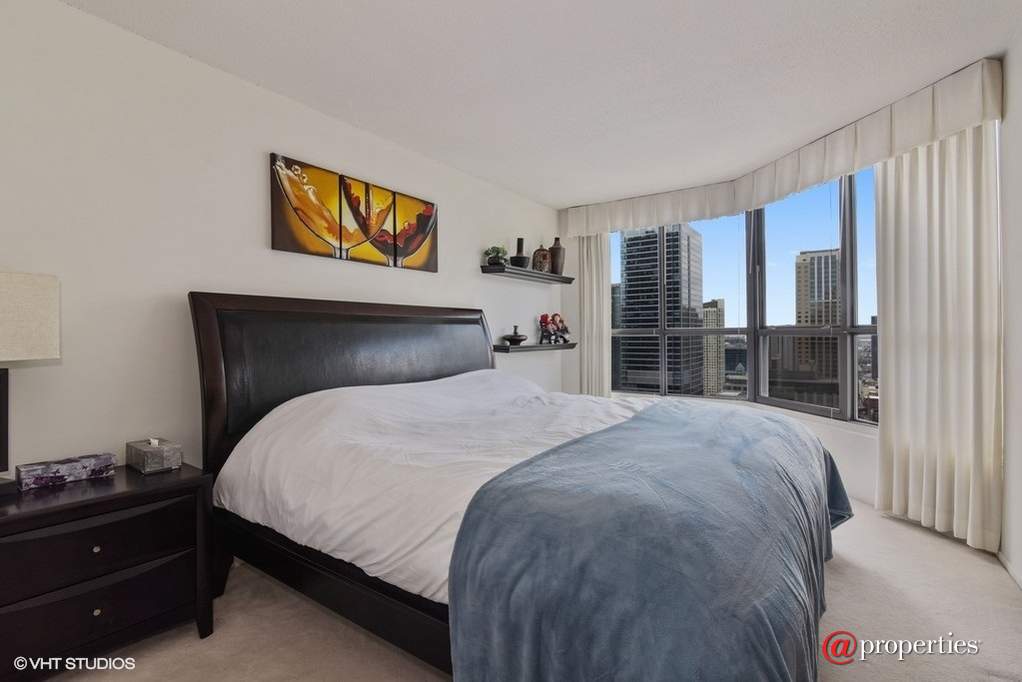 405 N Wabash Avenue #3503 Chicago, Illinois 60611 - 2nd Bedroom