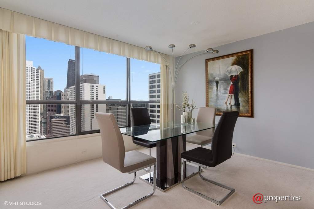 405 N Wabash Avenue #3503 Chicago, Illinois 60611 - Dining Room