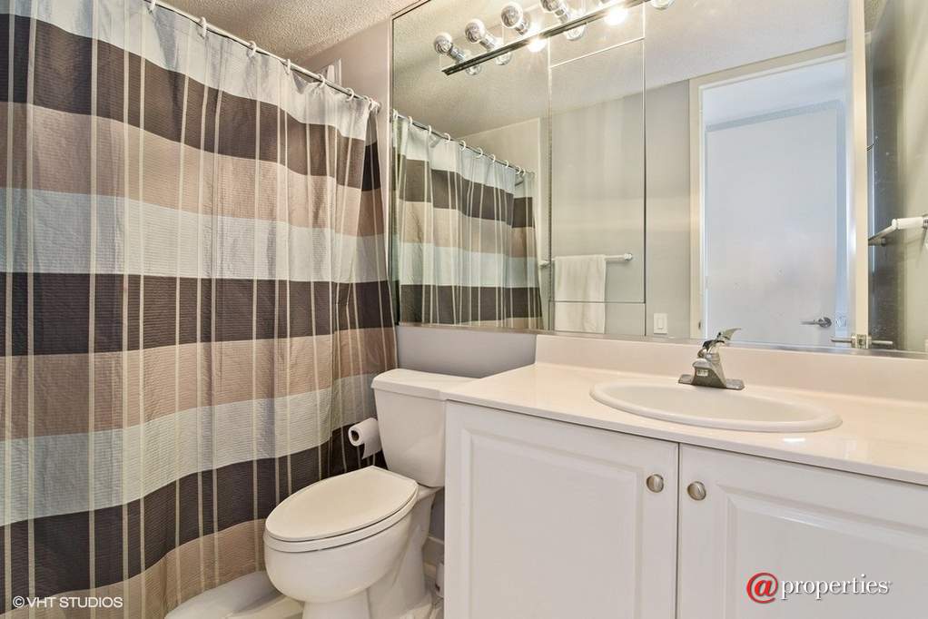 405 N Wabash Avenue #3503 Chicago, Illinois 60611 - 2nd Bathroom