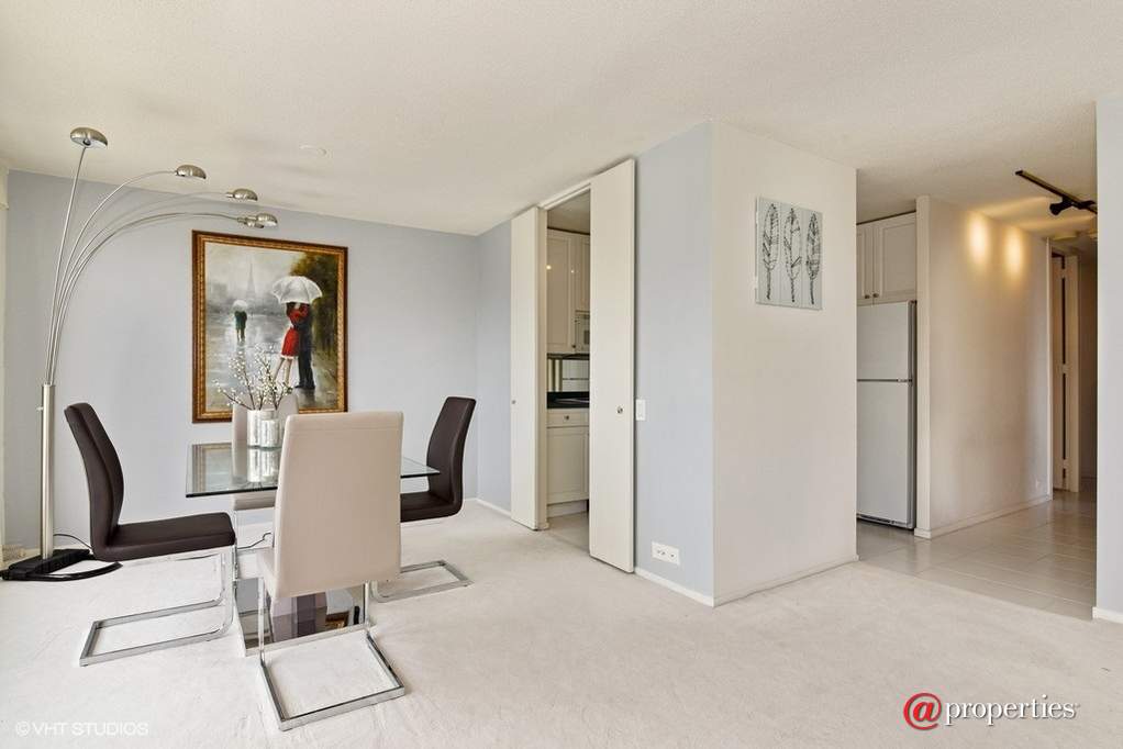 405 N Wabash Avenue #3503 Chicago, Illinois 60611 - Kitchen / Dining Room
