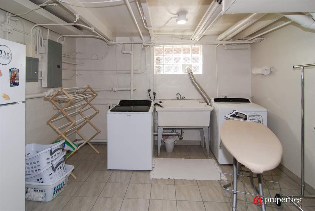 1435 Franklin Avenue River Forest, Illinois 60305 - Laundry Room