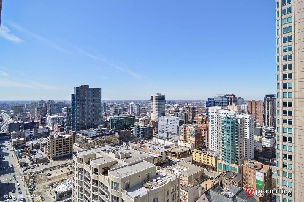 545 N Dearborn Street #3202 Chicago, Illinois 60654 - City View