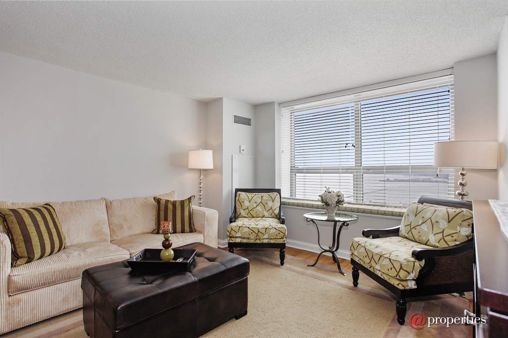 474 N Lake Shore Drive #3609 Chicago, Illinois 60611 - Living Room