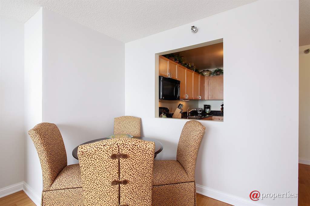 474 N Lake Shore Drive #3609 Chicago, Illinois 60611 - Dining Room