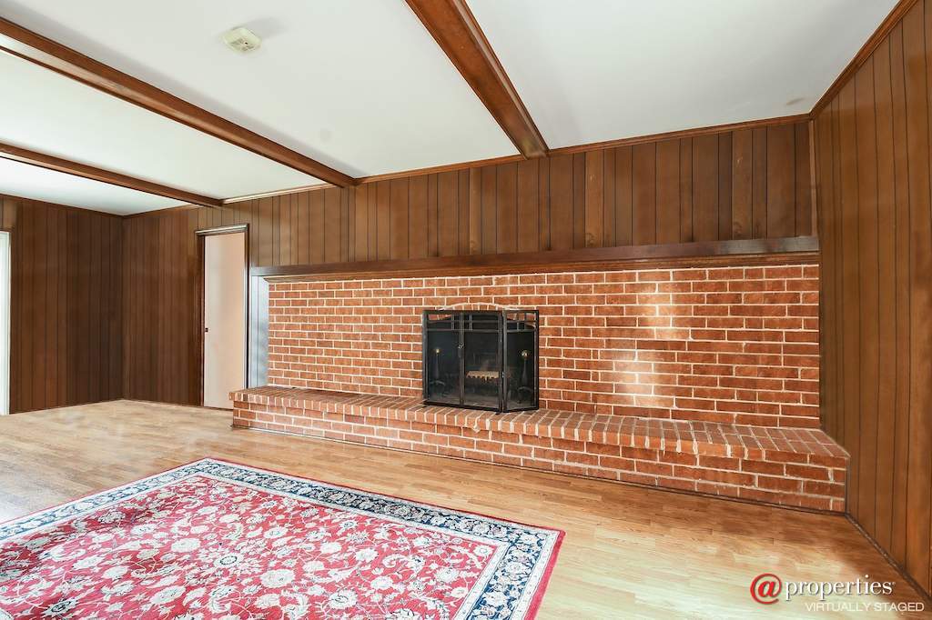 1100 Antique Lane Northbrook, Illinois 60062 - Family Room