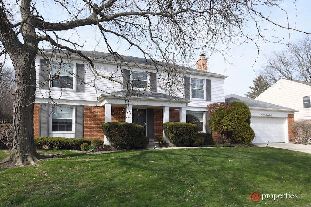 1100 Antique Lane Northbrook, Illinois 60062 - Front View