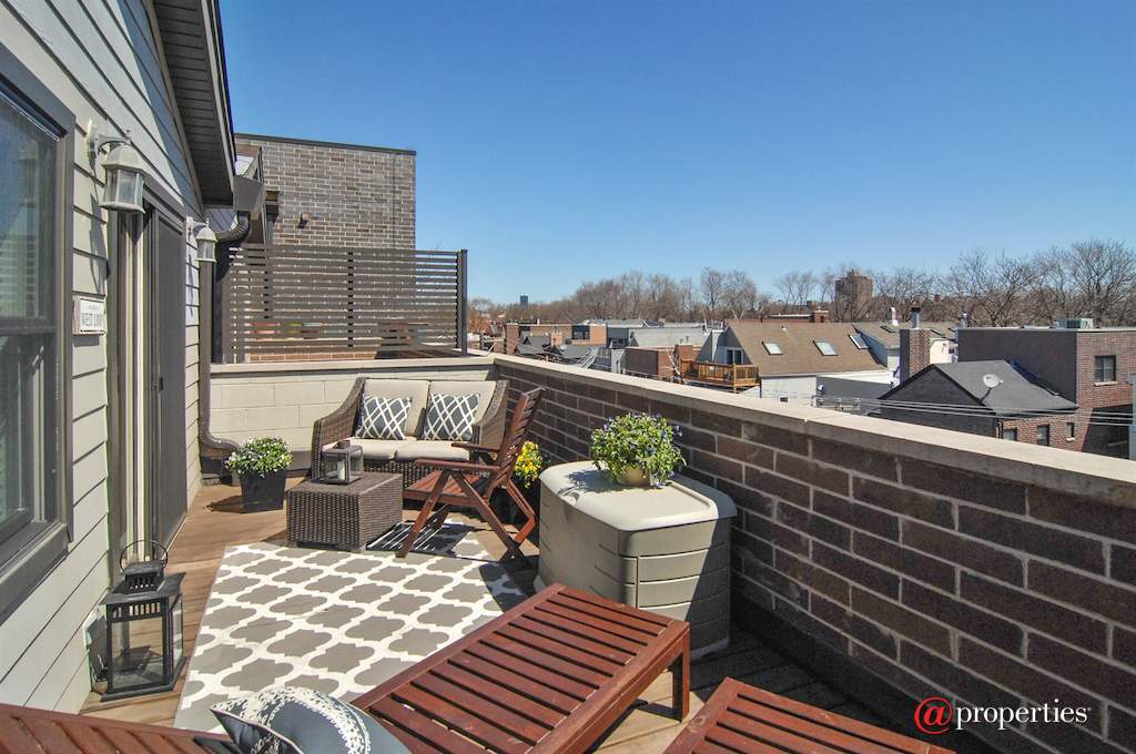 3713 N Ashland Avenue #3S Chicago, Illinois 60613 - Terrace