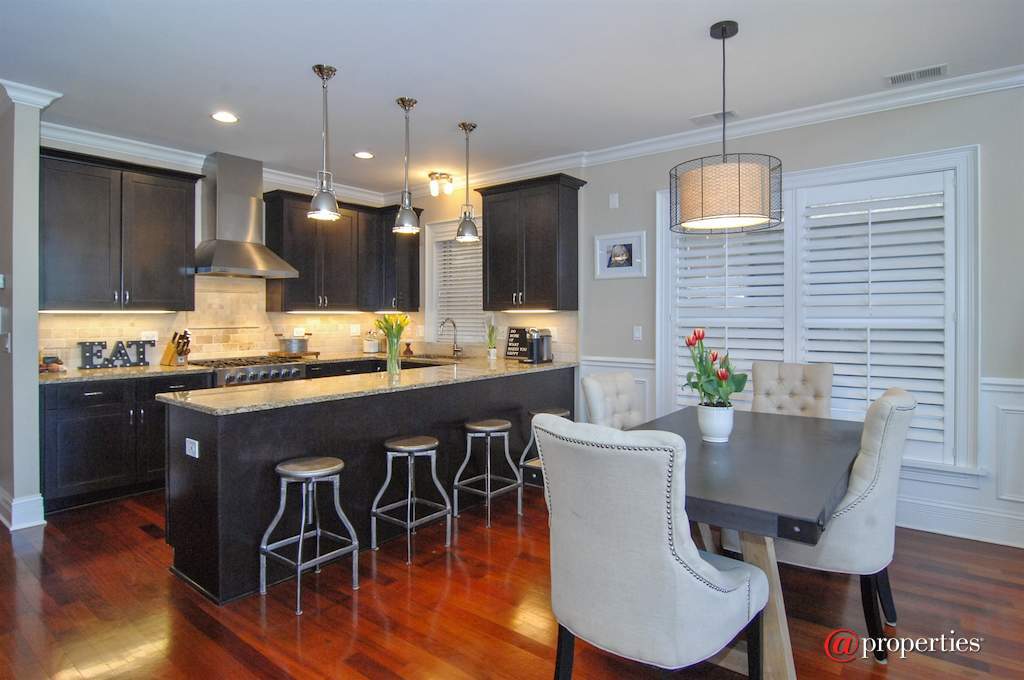 3713 N Ashland Avenue #3S Chicago, Illinois 60613 - Kitchen/Dining