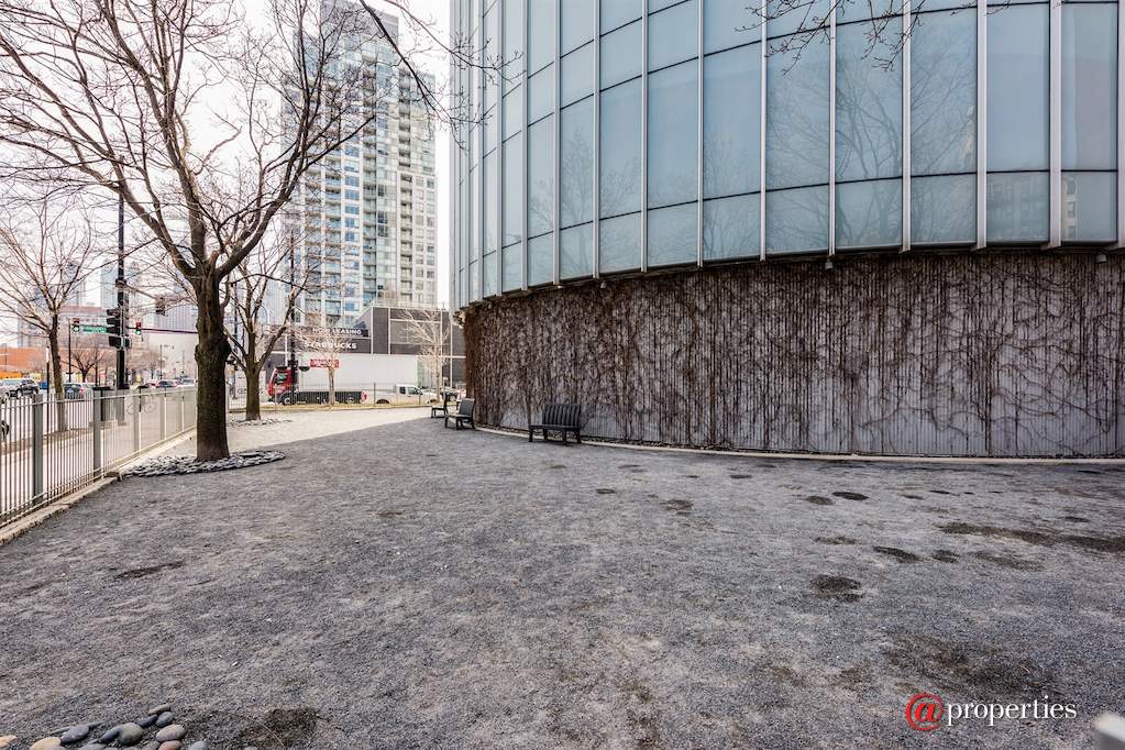 500 W Superior Street #607 Chicago, Illinois 60654 - Location 1