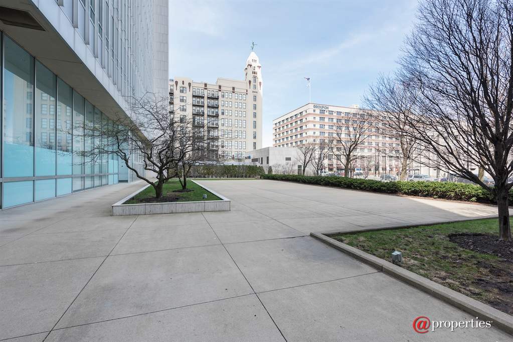500 W Superior Street #607 Chicago, Illinois 60654 - Location 2