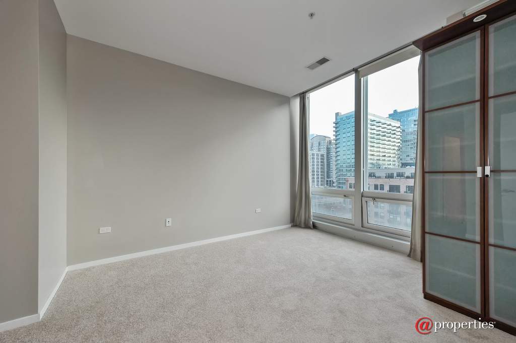 500 W Superior Street #607 Chicago, Illinois 60654 - Master Bedroom