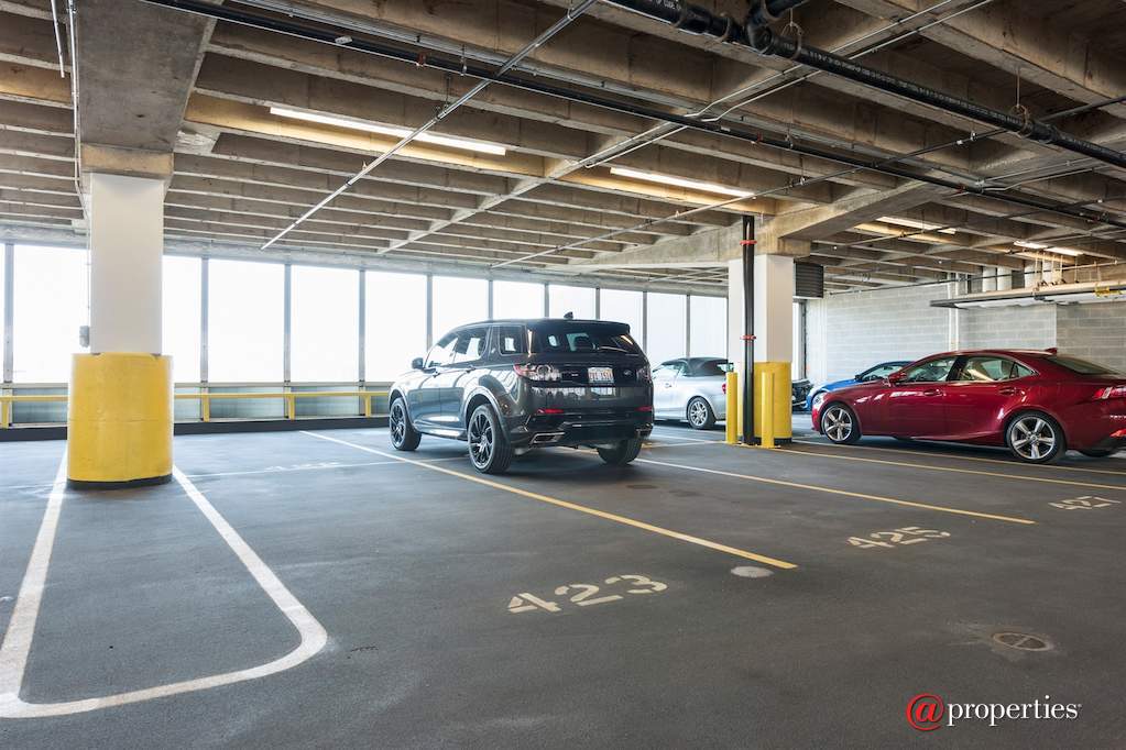 500 W Superior Street #607 Chicago, Illinois 60654 - Garage