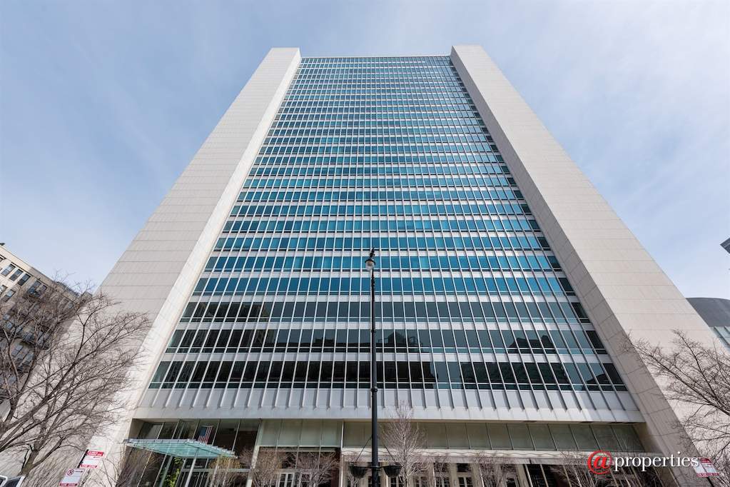 500 W Superior Street #607 Chicago, Illinois 60654 - Front View