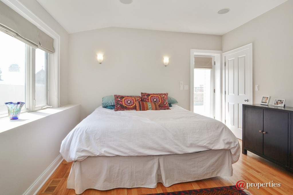 2228 N Seeley Avenue #4 Chicago, Illinois 60647 - Master Bedroom