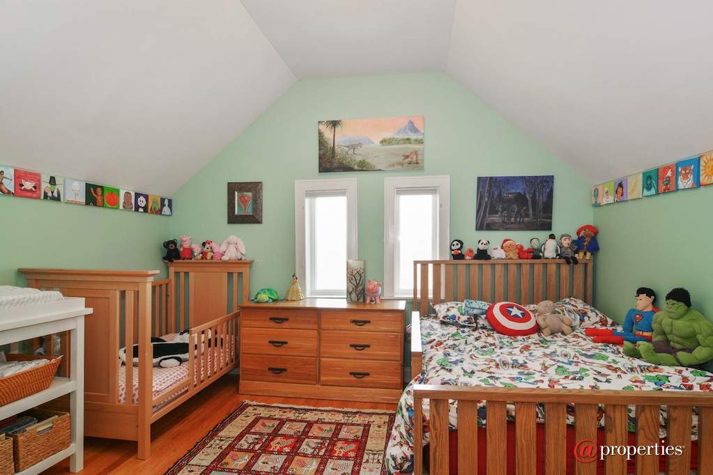 2228 N Seeley Avenue #4 Chicago, Illinois 60647 - 2nd Bedroom