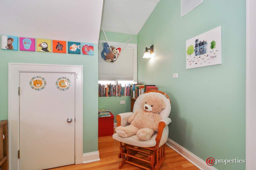 2228 N Seeley Avenue #4 Chicago, Illinois 60647 - 2nd Bedroom