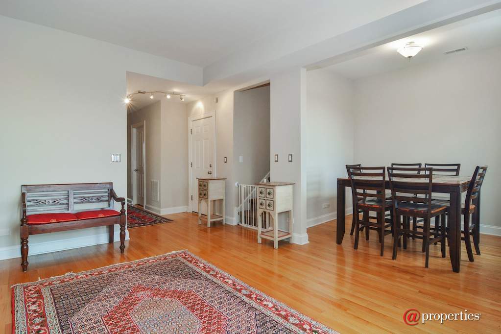 2228 N Seeley Avenue #4 Chicago, Illinois 60647 - Living Room