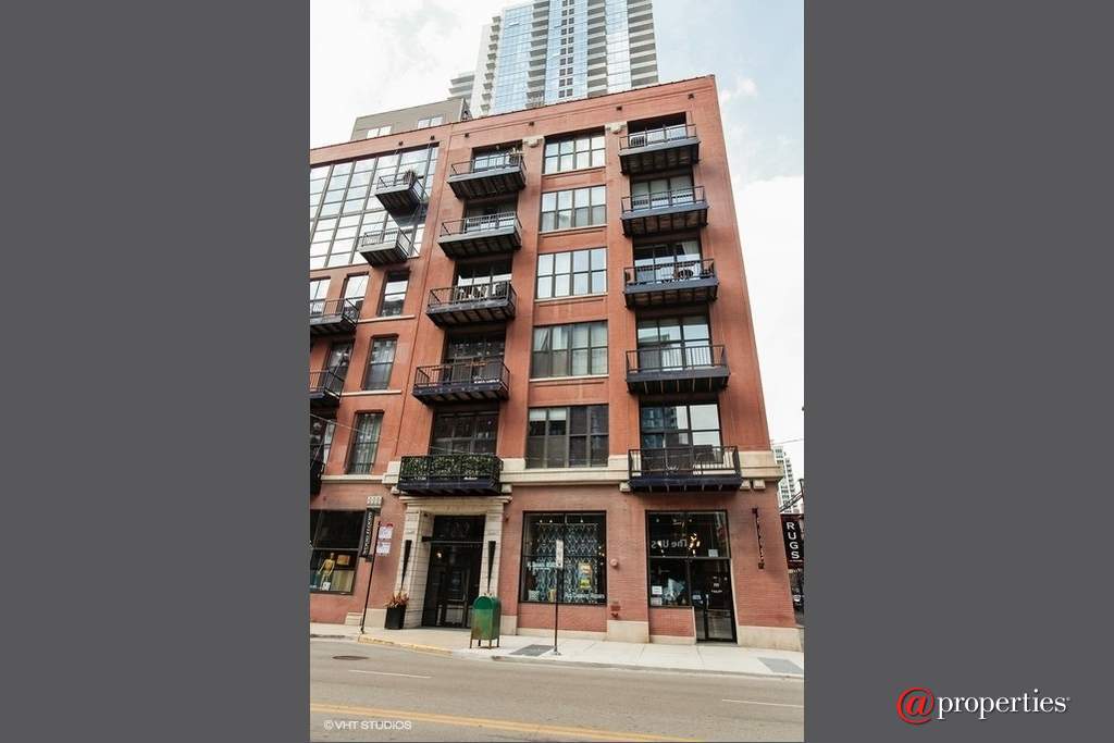 300 W Grand Avenue #201 Chicago, Illinois 60654 - Front View