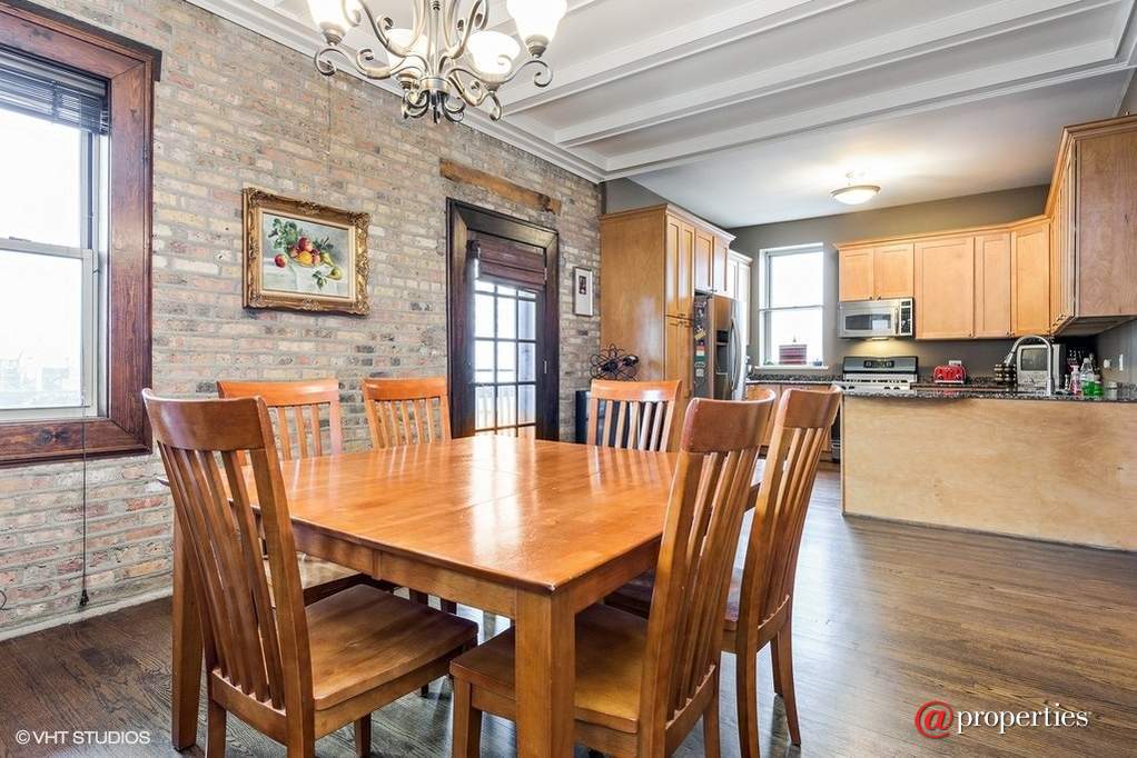 1049 W Ainslie Street #3W Chicago, Illinois 60640 - Dining Room