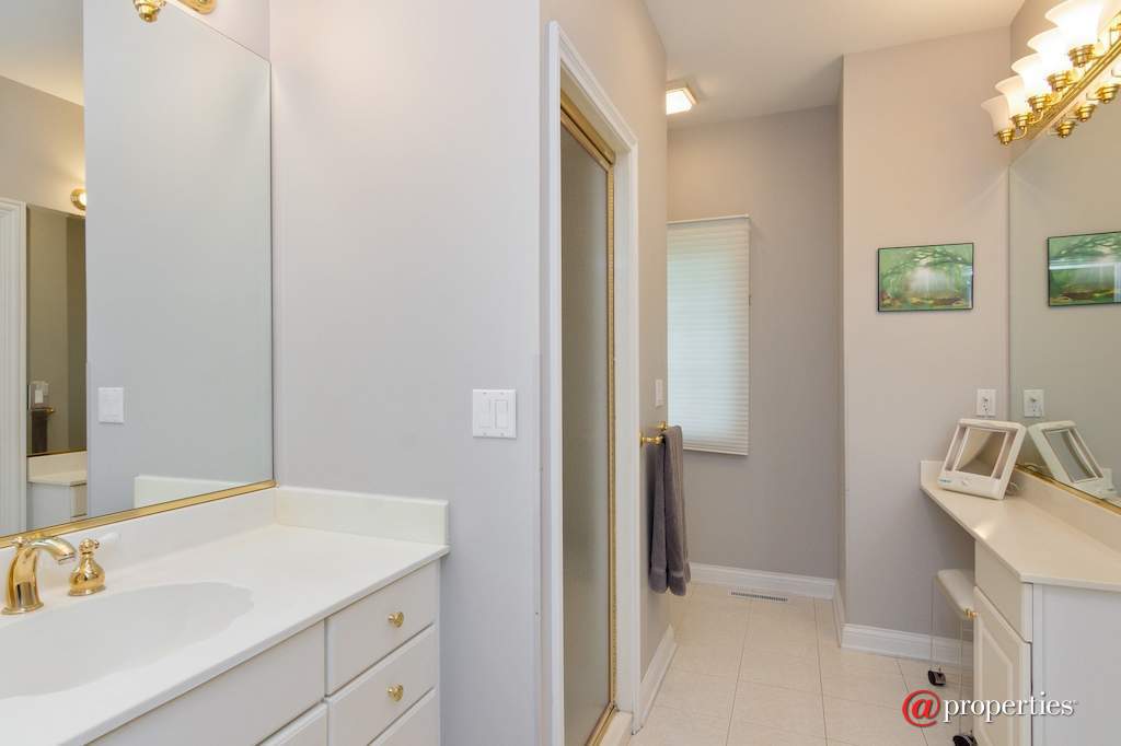 26709 N Countryside Lake Drive Mundelein, Illinois 60060 - Her Bathroom