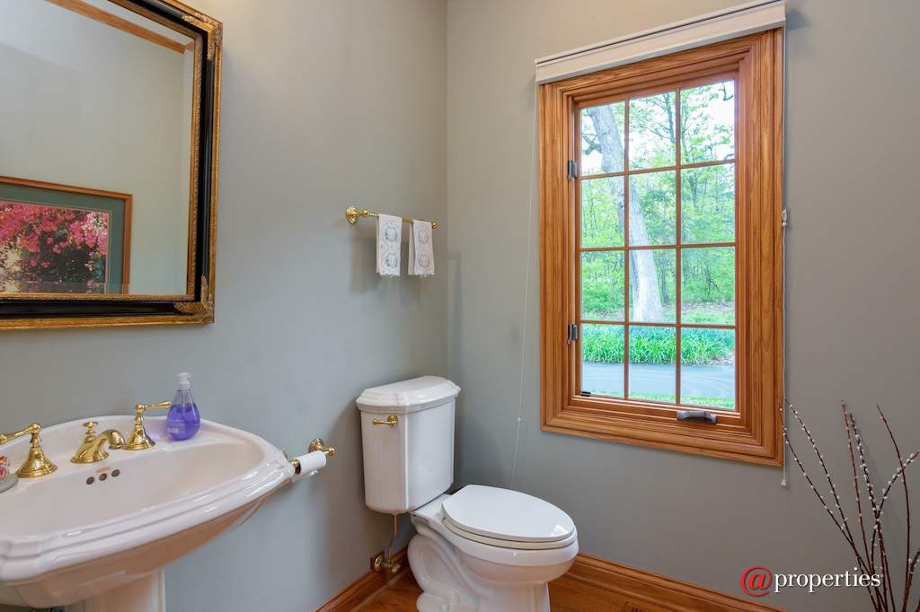 26709 N Countryside Lake Drive Mundelein, Illinois 60060 - Powder Room
