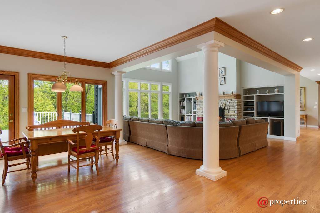 26709 N Countryside Lake Drive Mundelein, Illinois 60060 - Breakfast Area