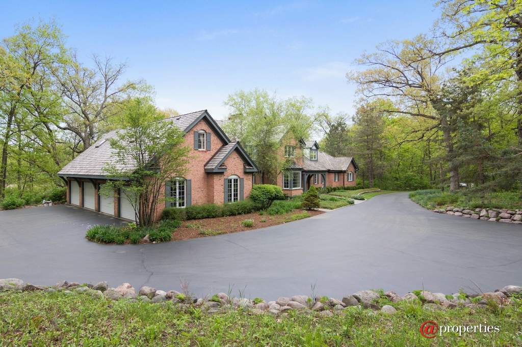 26709 N Countryside Lake Drive Mundelein, Illinois 60060 - Side View