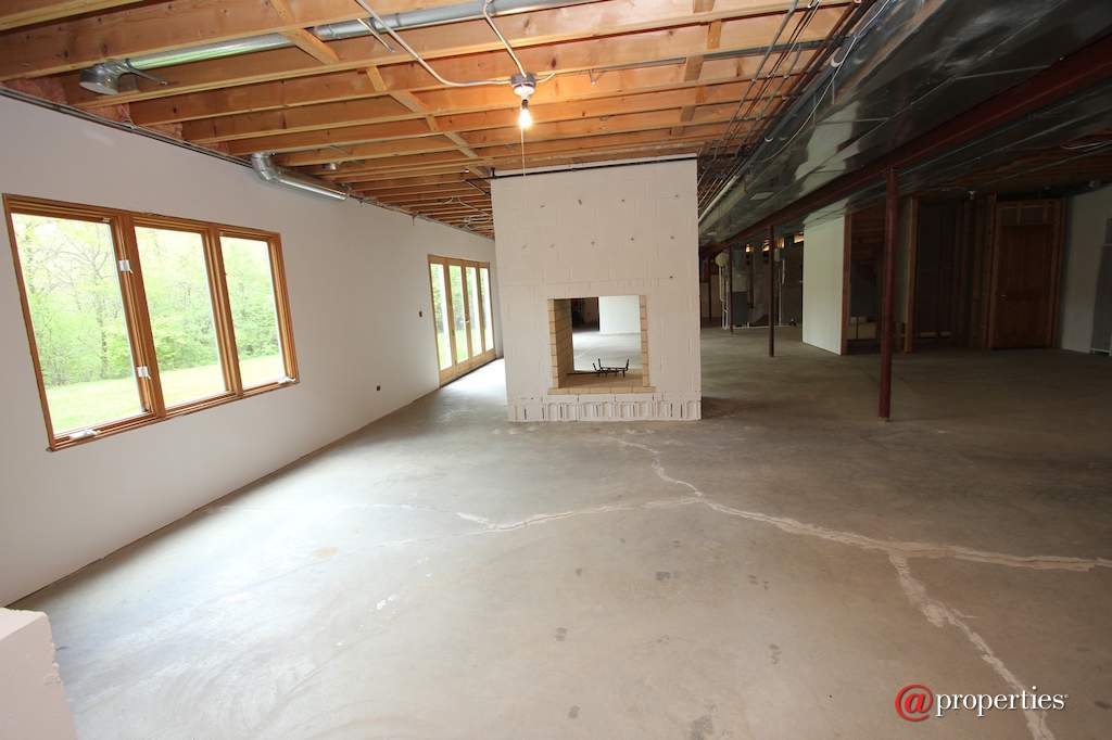 26709 N Countryside Lake Drive Mundelein, Illinois 60060 - Walkout Basement - Double-Sided Fireplace