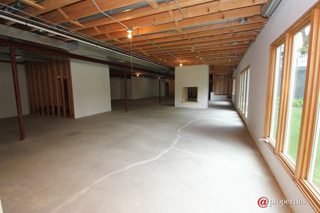 26709 N Countryside Lake Drive Mundelein, Illinois 60060 - Walkout Basement